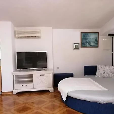 Apartment Pacho Baska Voda