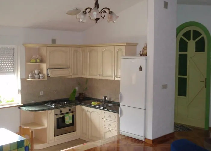Apartment Pacho Baska Voda